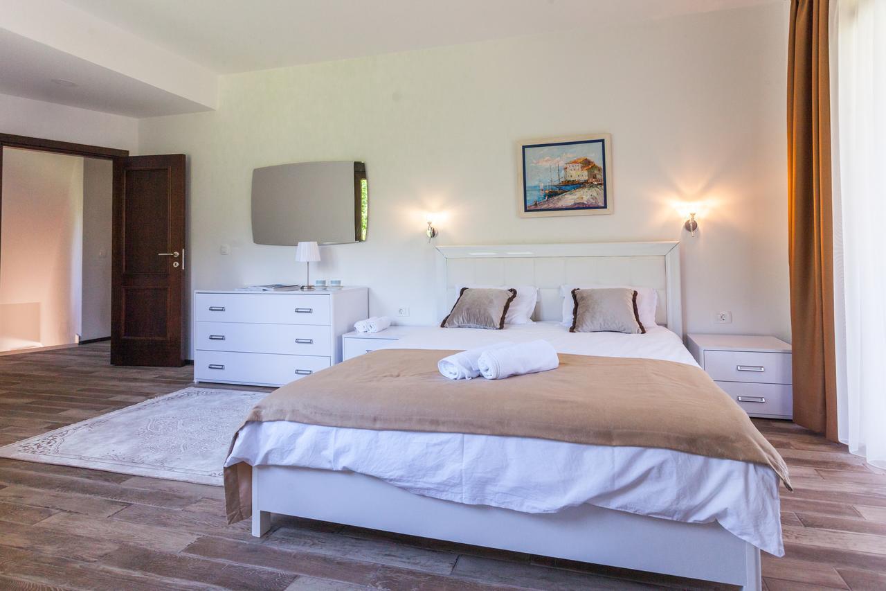 Rosmarino Apartment Sveti Stefan Exterior photo